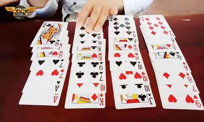 Chọn thời điểm đánh bài trong Tiến lên đếm lá phù hợp